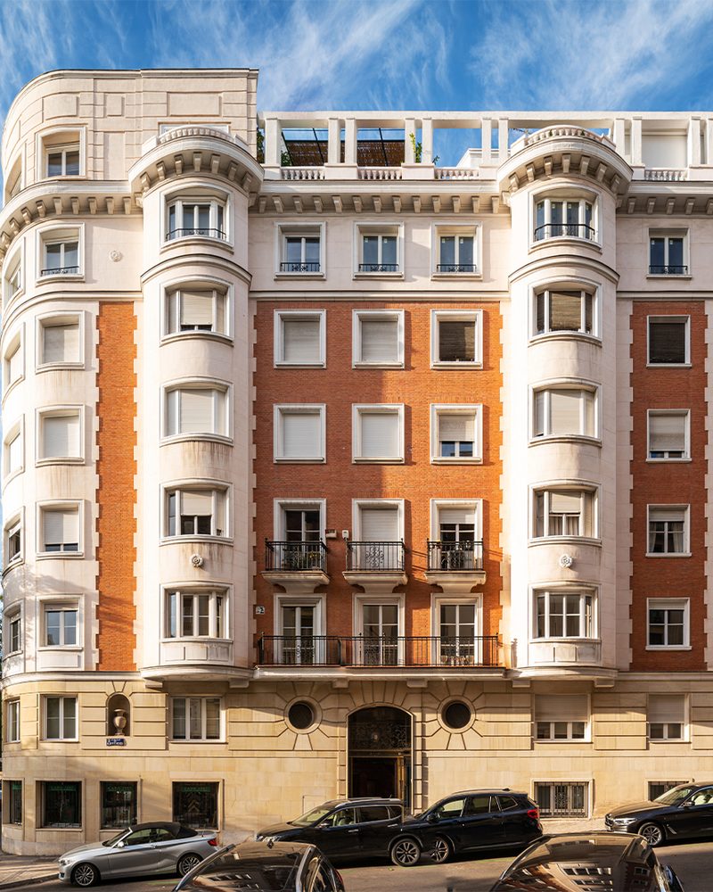 Fachada del edificio de Alberto Bosch 9, en Madrid
