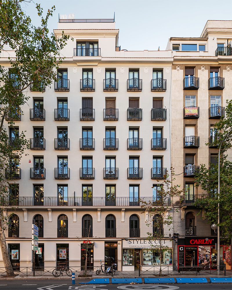 Fachada del edificio de Francisco Silvela 65, en Madrid